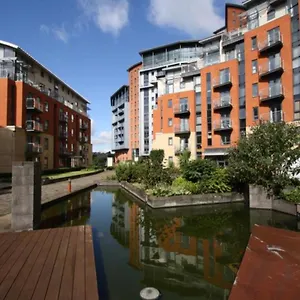Entire Studio In Picturesque Islands - Short Walk From Leeds Centre , Leeds (West Yorkshire) United Kingdom