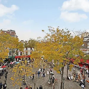 Pick A Flat's On Place Du Tertre Paris