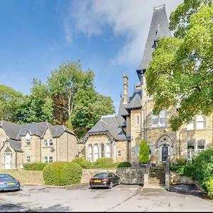 Headingley-weetwood Stunning Set In Beautiful Grounds , Leeds (West Yorkshire) United Kingdom